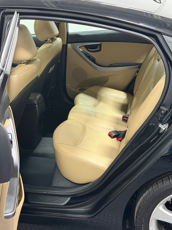 2013 Hyundai Elantra Image 9