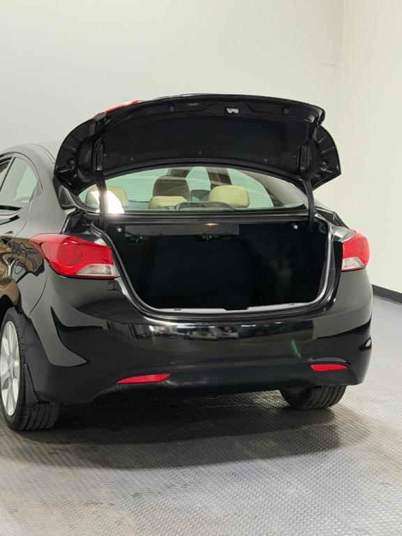 2013 Hyundai Elantra Image 12
