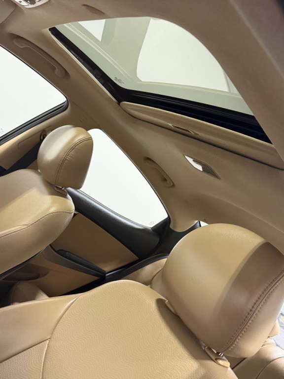 2013 Hyundai Elantra Image 16