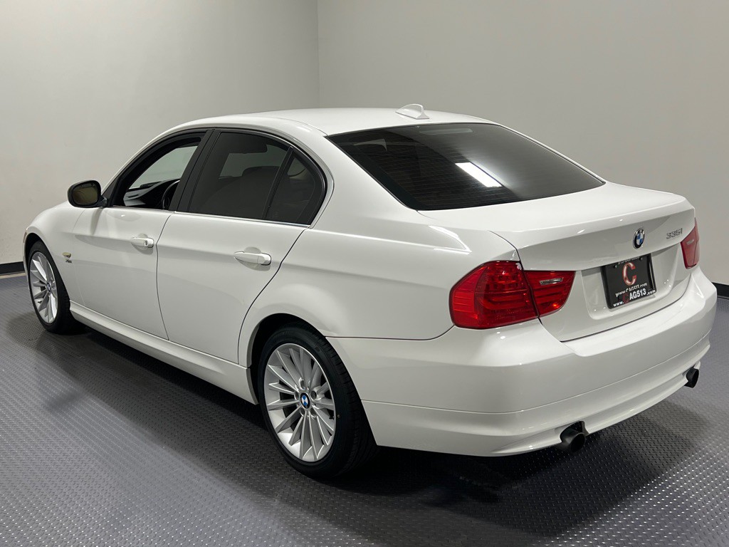 2011 BMW 3 Series Image 22