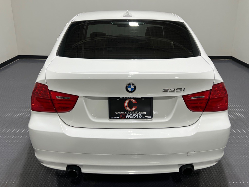 2011 BMW 3 Series Image 23
