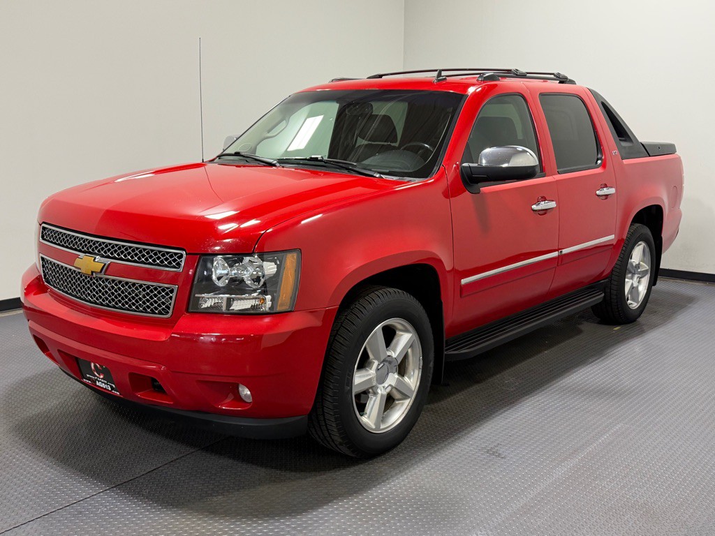 2011 Chevrolet Avalanche Image 1