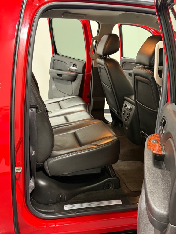 2011 Chevrolet Avalanche Image 9