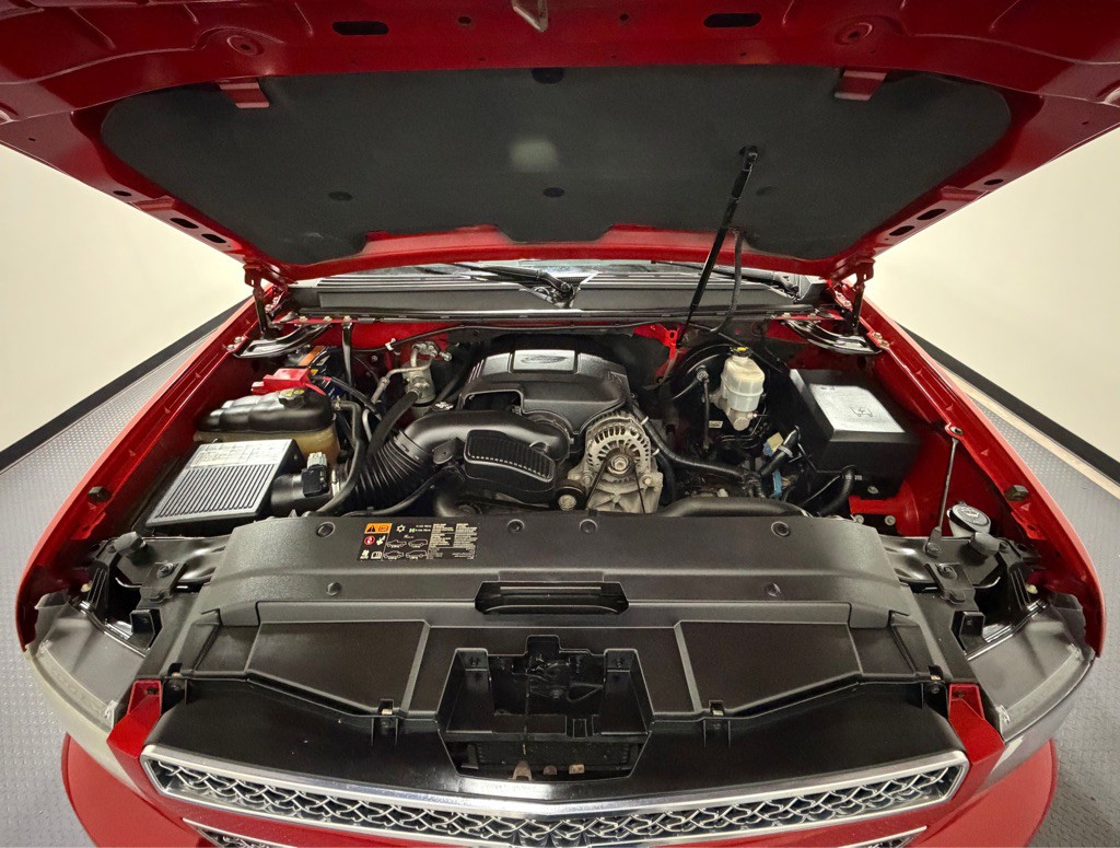 2011 Chevrolet Avalanche Image 15