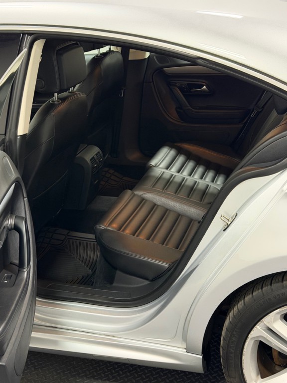 2015 Volkswagen CC Image 9