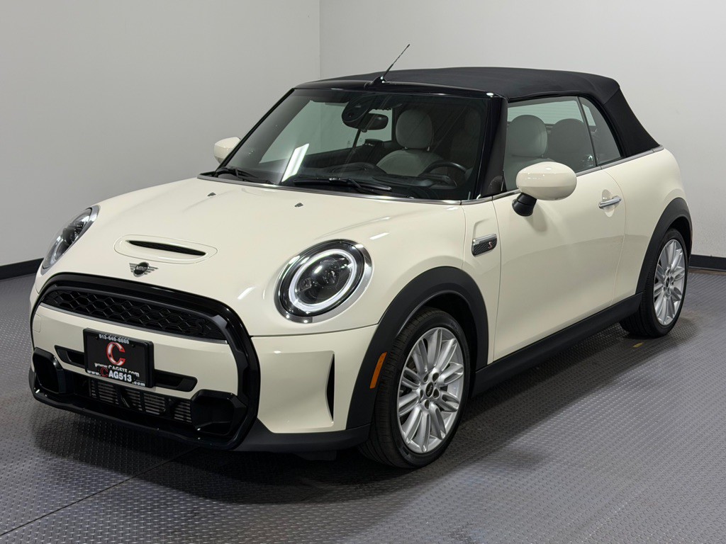 2022 MINI Cooper Image 1