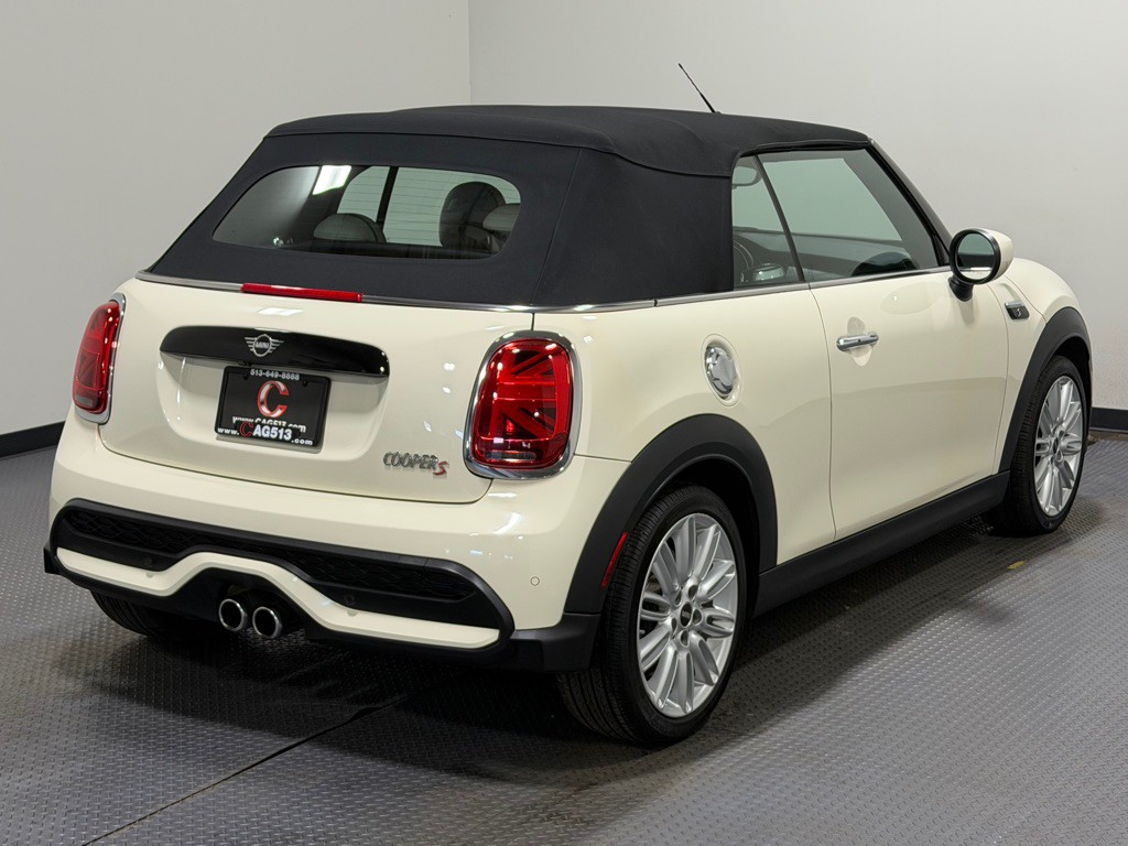 2022 MINI Cooper Image 5