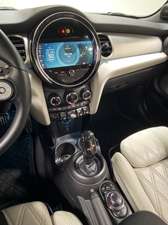 2022 MINI Cooper Image 12