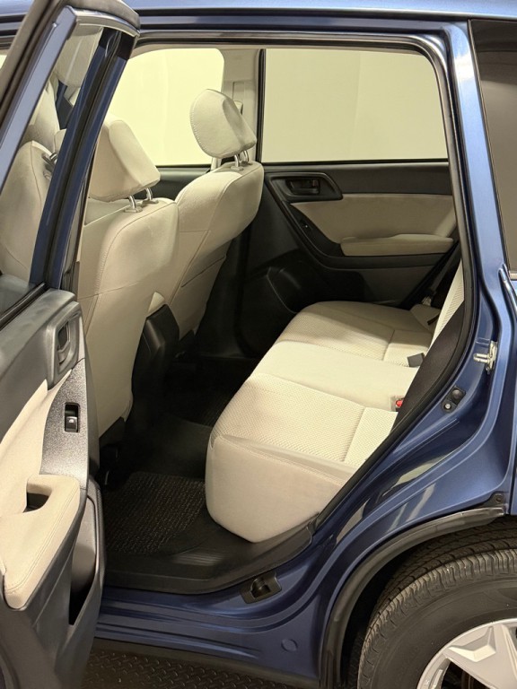 2014 Subaru Forester Image 9