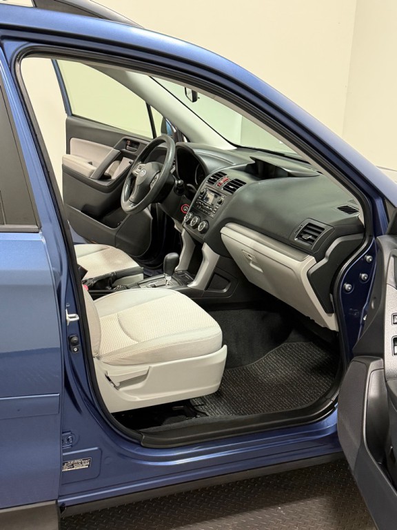 2014 Subaru Forester Image 11