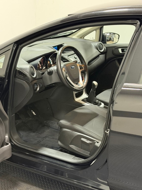 2015 Ford Fiesta Image 8