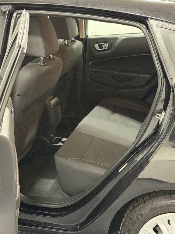 2015 Ford Fiesta Image 9
