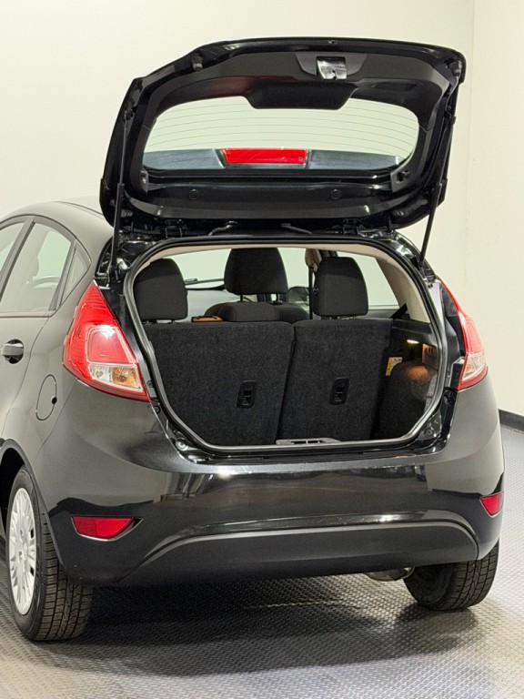 2015 Ford Fiesta Image 12