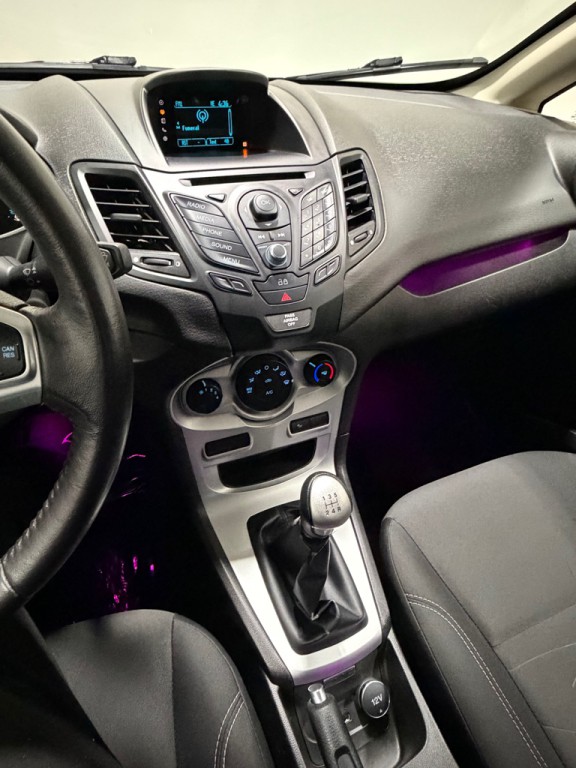 2015 Ford Fiesta Image 13