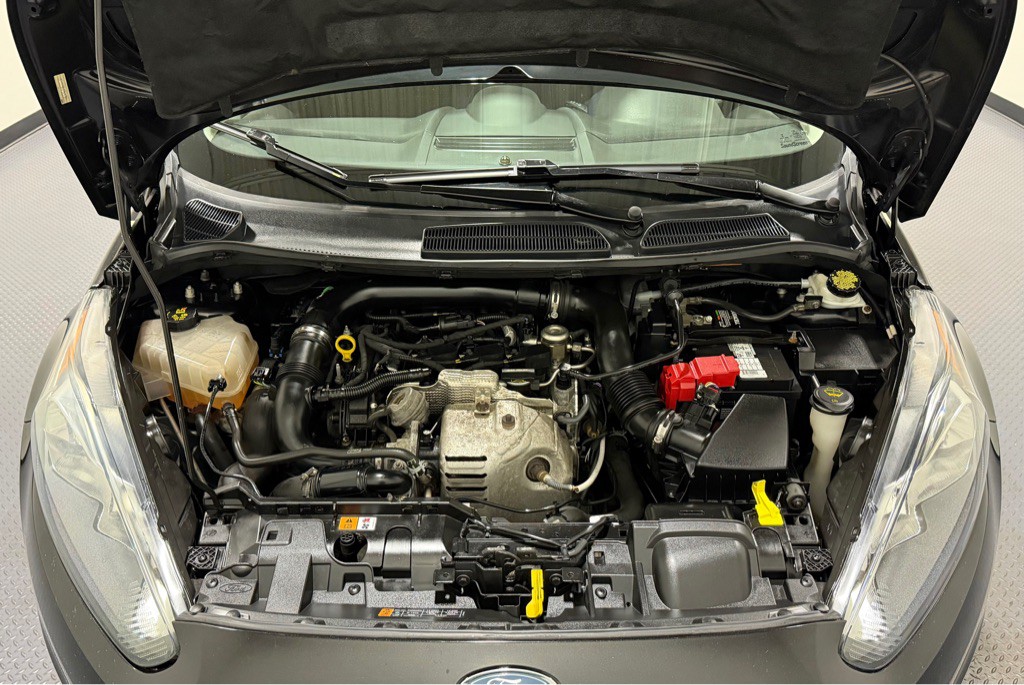 2015 Ford Fiesta Image 16