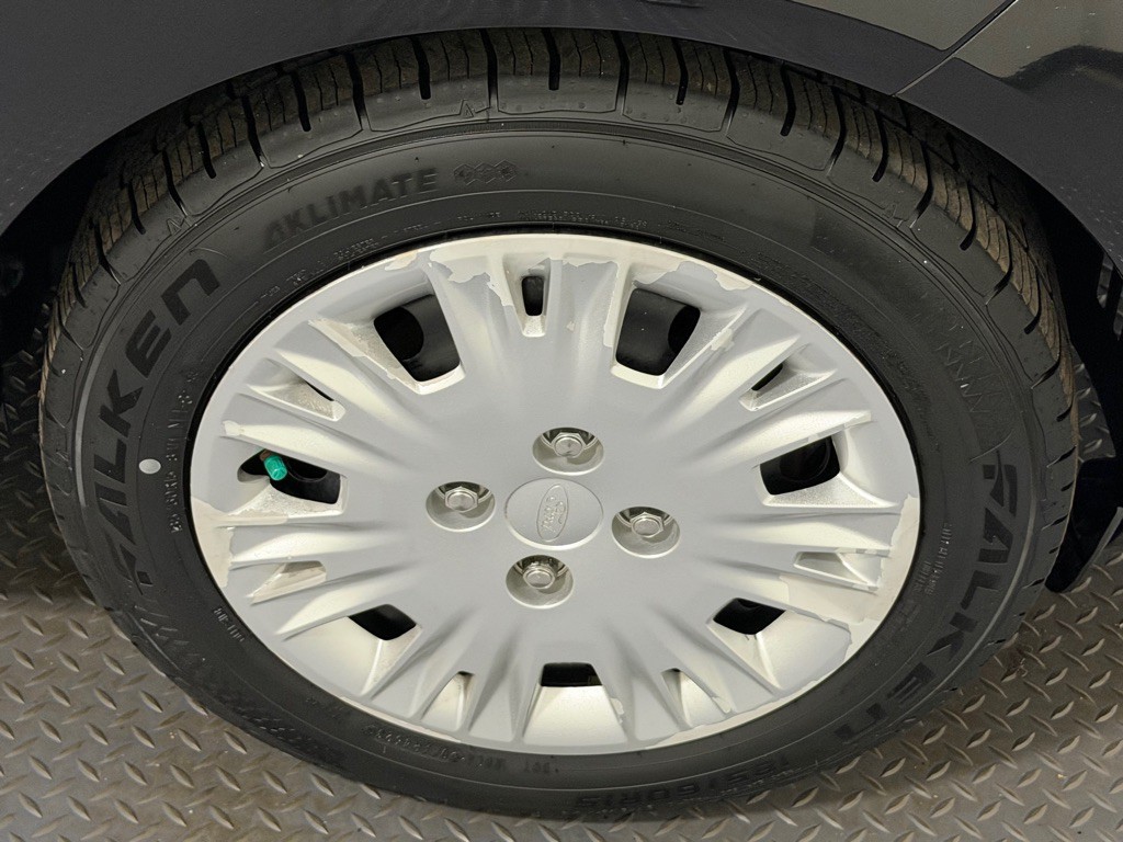 2015 Ford Fiesta Image 17