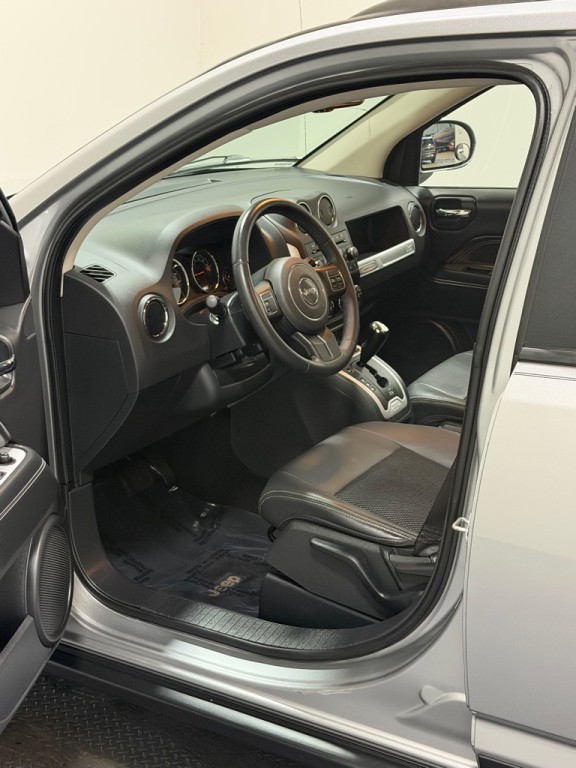 2014 Jeep Compass Image 8