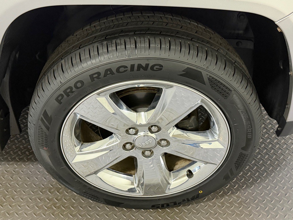 2014 Jeep Compass Image 17