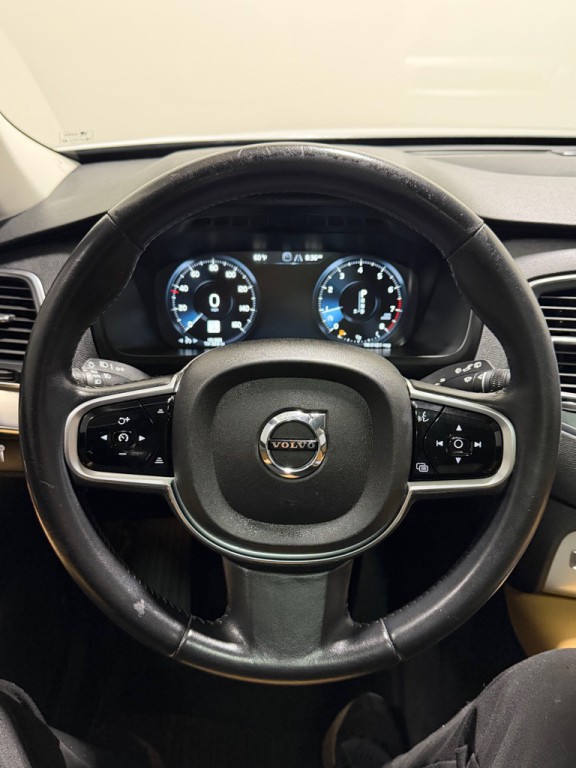 2016 Volvo XC90 Image 16