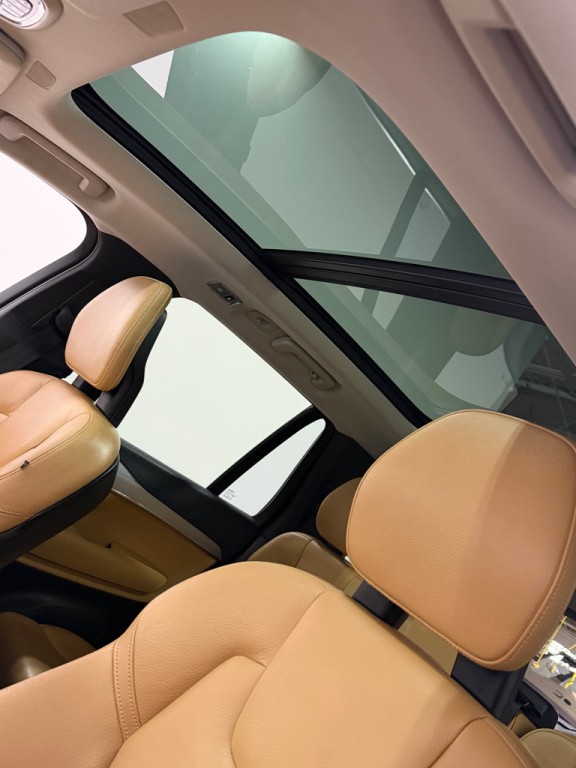 2016 Volvo XC90 Image 17