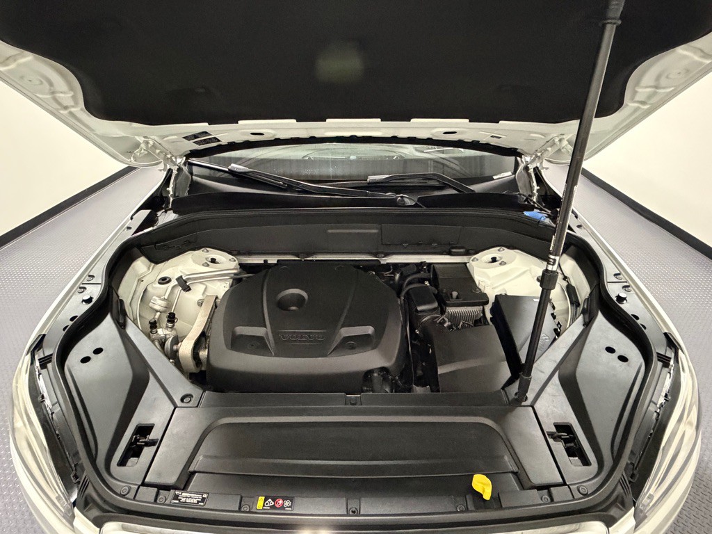 2016 Volvo XC90 Image 18