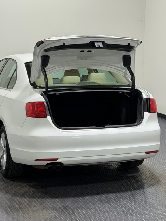 2014 Volkswagen Jetta Image 12