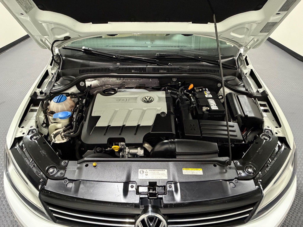 2014 Volkswagen Jetta Image 16