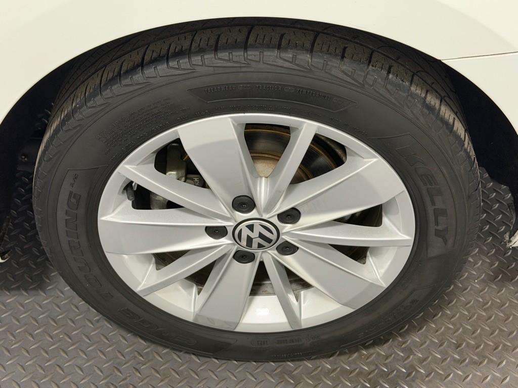 2014 Volkswagen Jetta Image 19