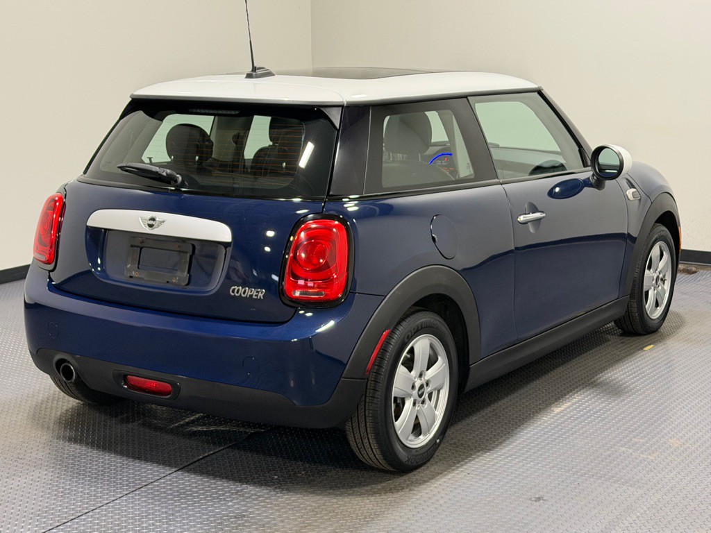 2014 MINI Cooper Image 5