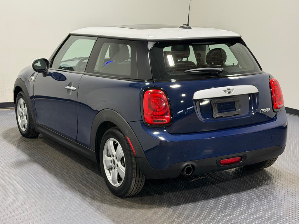 2014 MINI Cooper Image 7