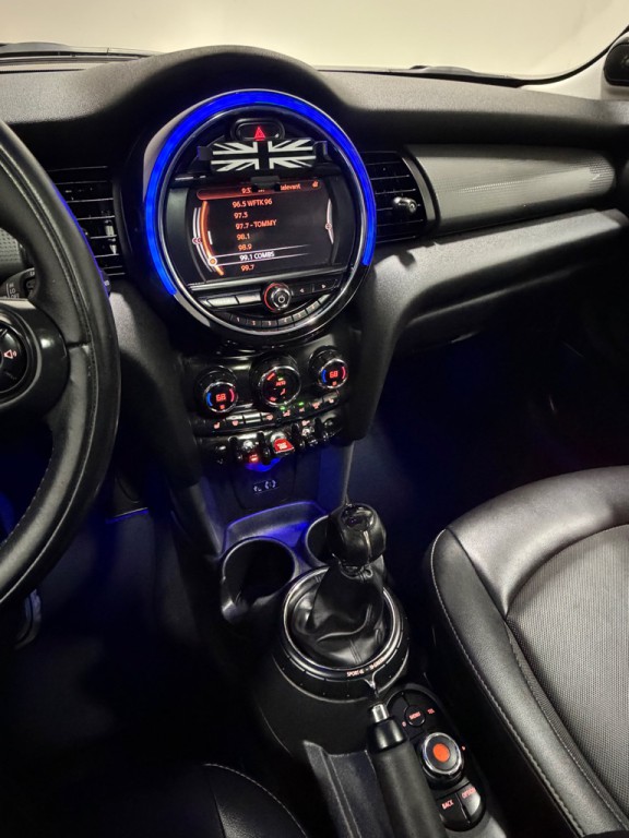 2014 MINI Cooper Image 12