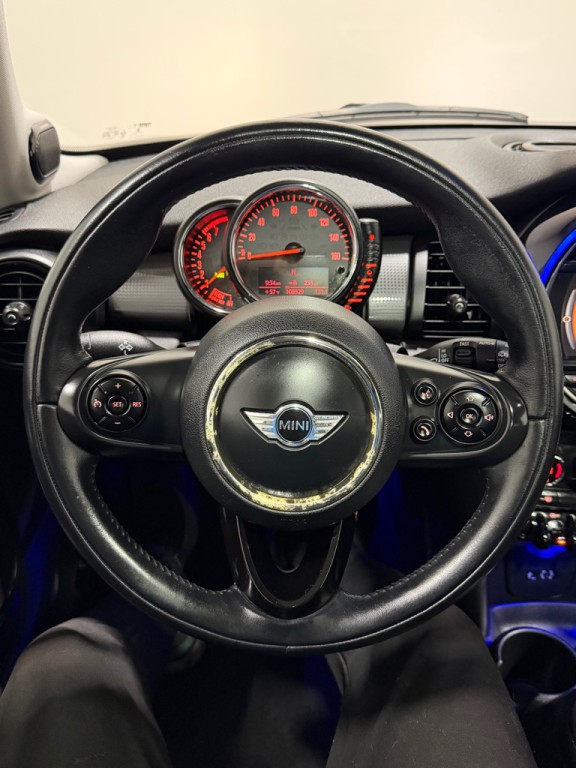 2014 MINI Cooper Image 14