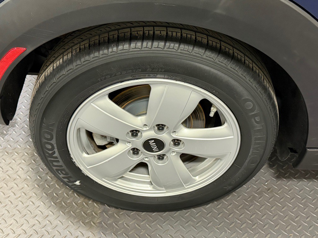 2014 MINI Cooper Image 18