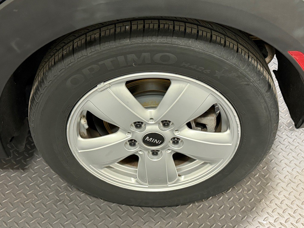 2014 MINI Cooper Image 19