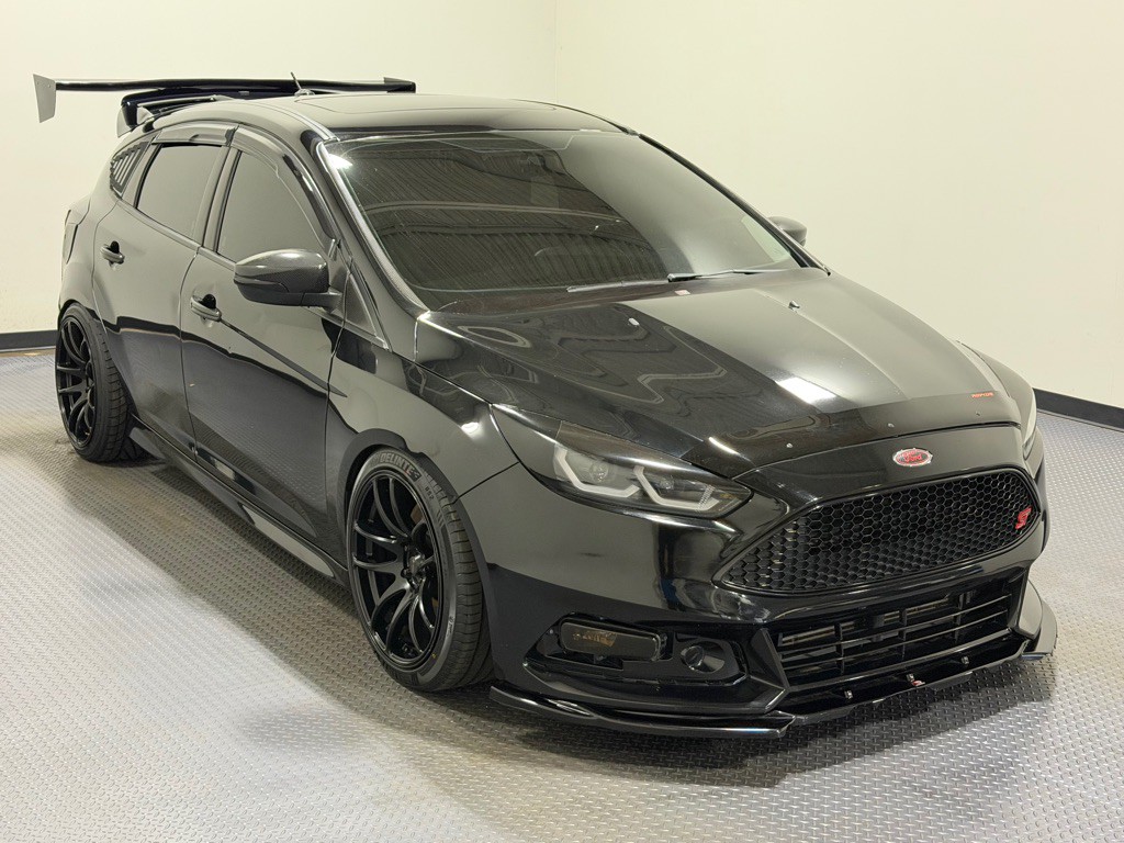 2017 Ford Focus Image 4