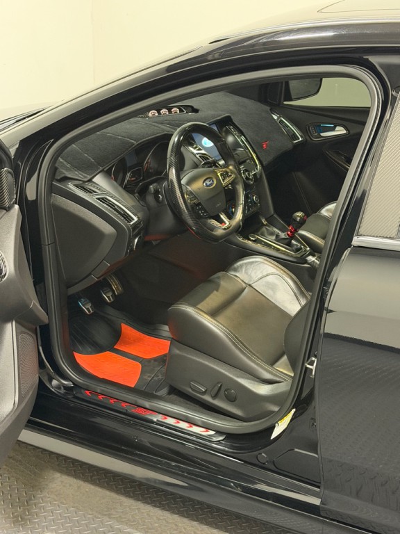 2017 Ford Focus Image 8