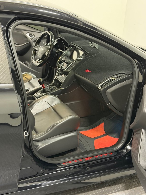 2017 Ford Focus Image 11