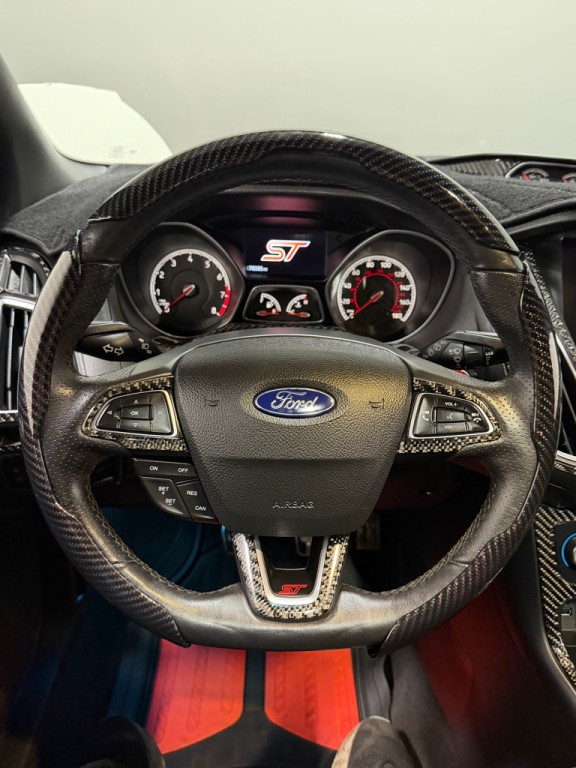 2017 Ford Focus Image 15