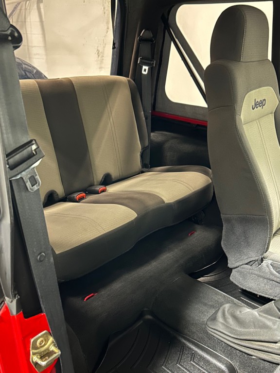 2004 Jeep Wrangler Image 8