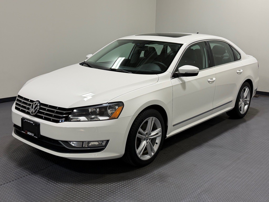2015 Volkswagen Passat Image 1