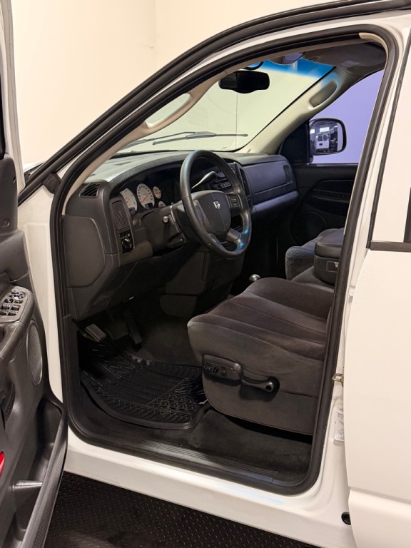 2004 Dodge Ram 2500 Image 8