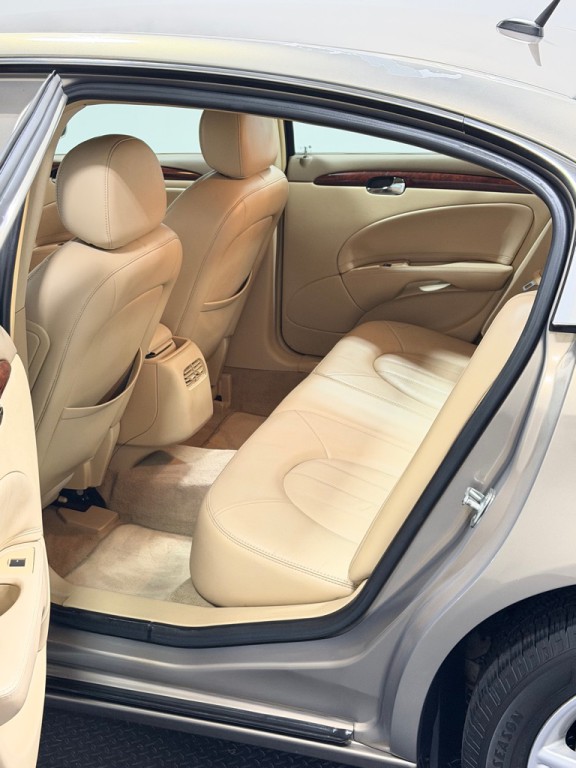 2006 Buick Lucerne Image 9