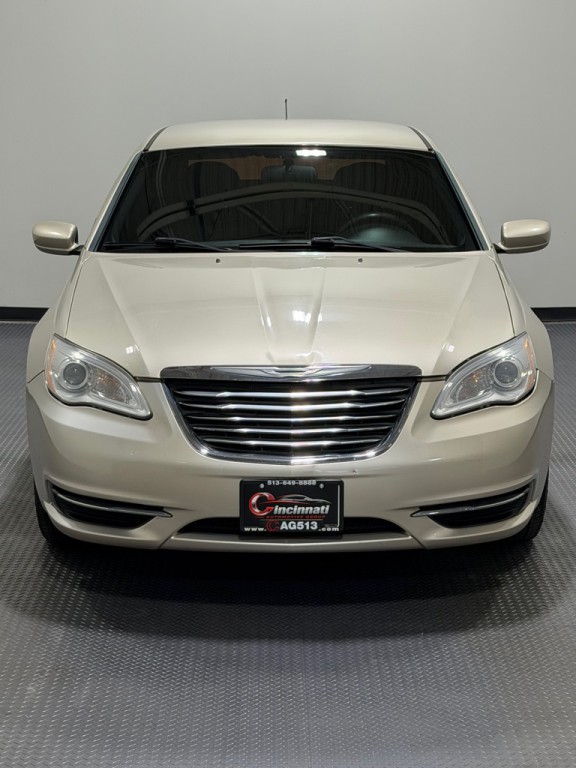 2014 Chrysler 200 Image 3