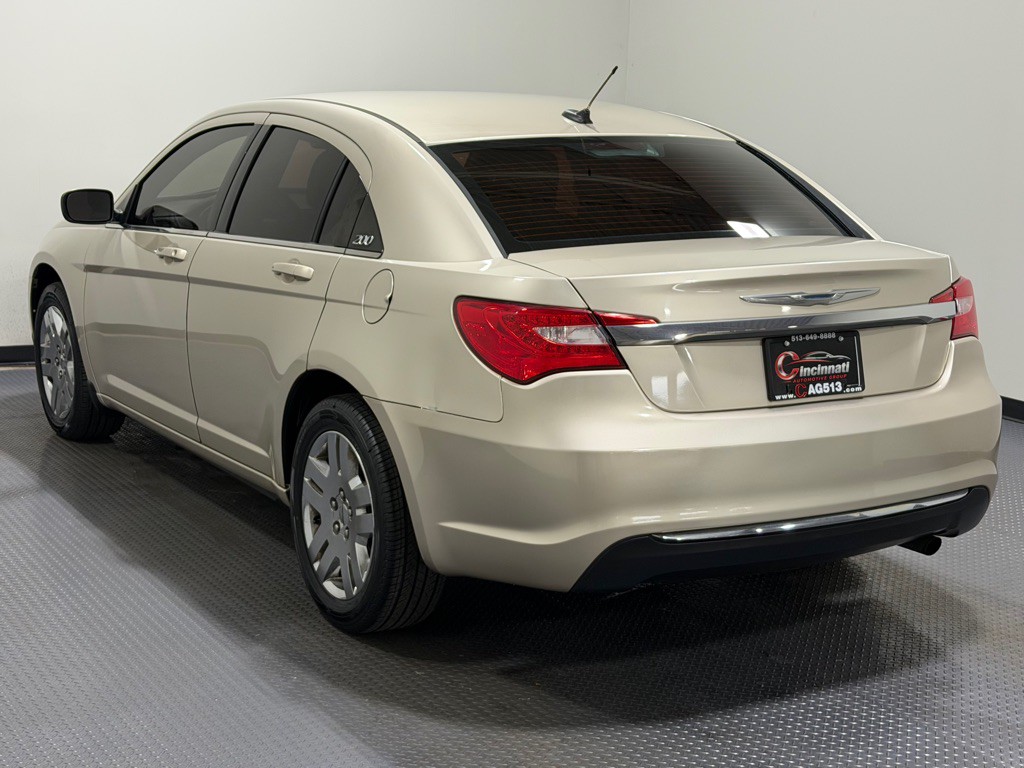 2014 Chrysler 200 Image 7