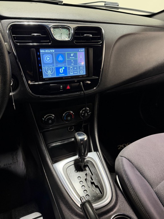 2014 Chrysler 200 Image 13