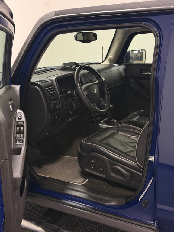 2009 HUMMER H3 Image 8