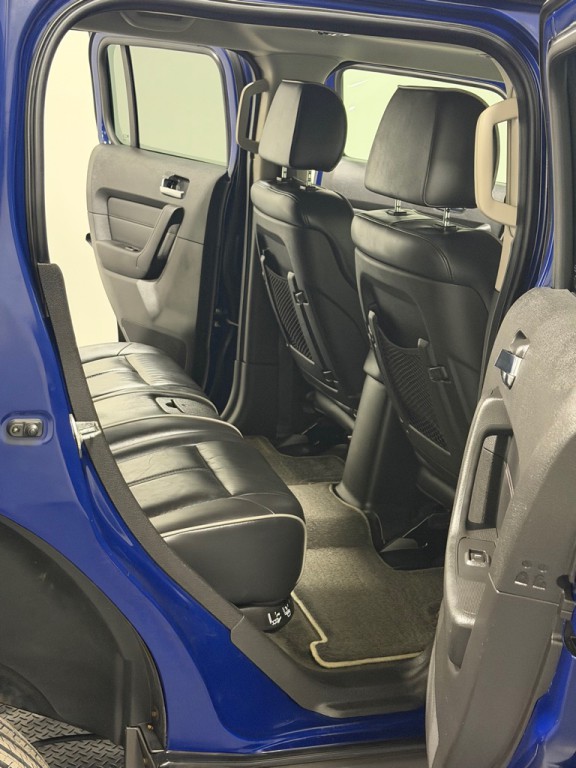 2009 HUMMER H3 Image 10