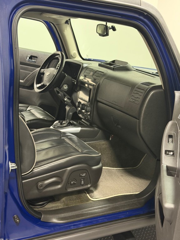 2009 HUMMER H3 Image 11