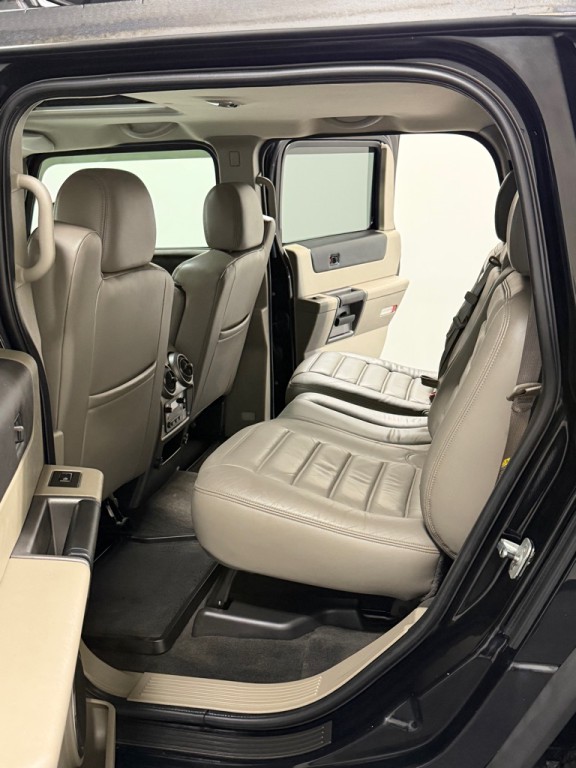 2004 HUMMER H2 Image 9