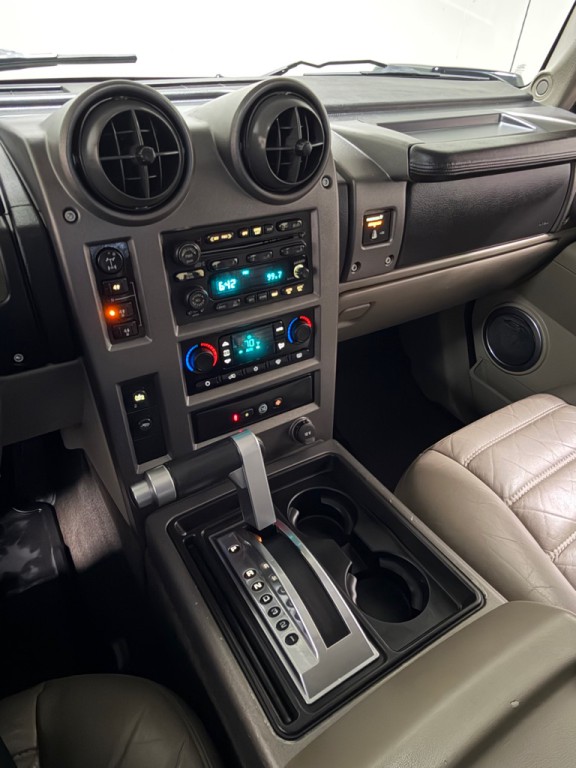 2004 HUMMER H2 Image 13